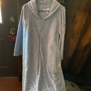 Lady’s plush ROBE, blue